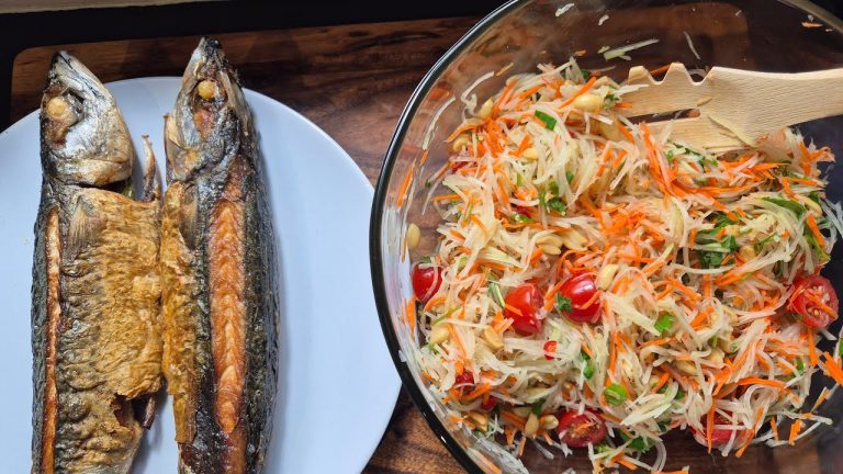 COOKING FISH AND PAWPAW SALAD | PRAWNS FRIED RICE FOR DINNER