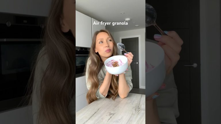 Homemade Cinnamon Roll Granola #easyrecipe #shorts