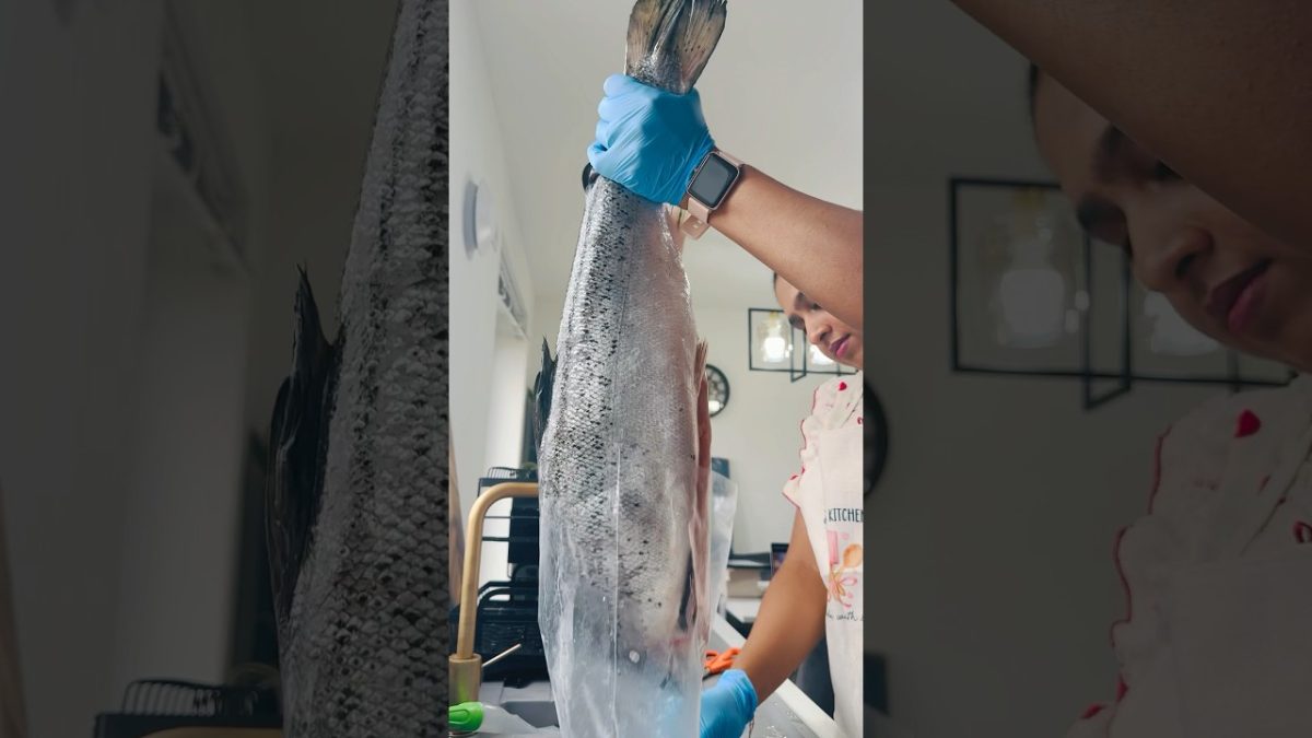 Salmon curryum aviyalum😋 #food #fish #homemade #shortsfeed #minivlog #viralvideo #cleaning