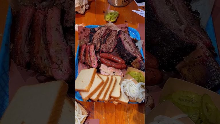 Olha esse sushi… 🍣🔥 Ou seria um BBQ dos deuses?