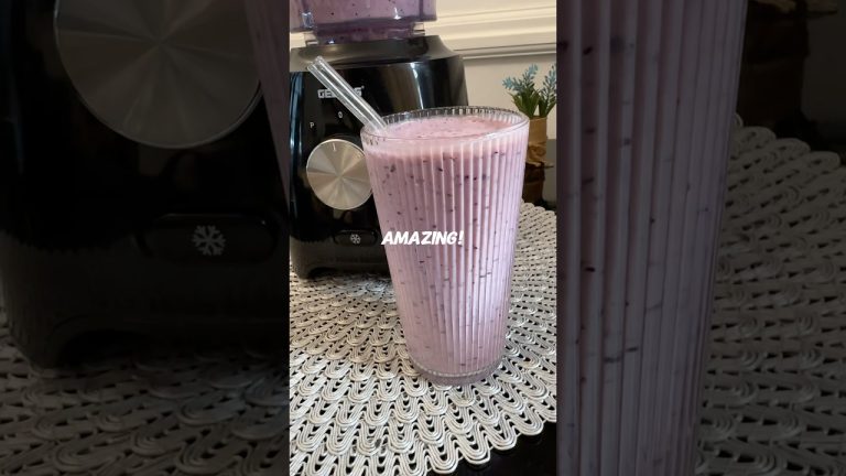 This smoothie  offers antioxidants ,vitamins,probiotics  #smoothierecipes  #healthylife   #vitamins