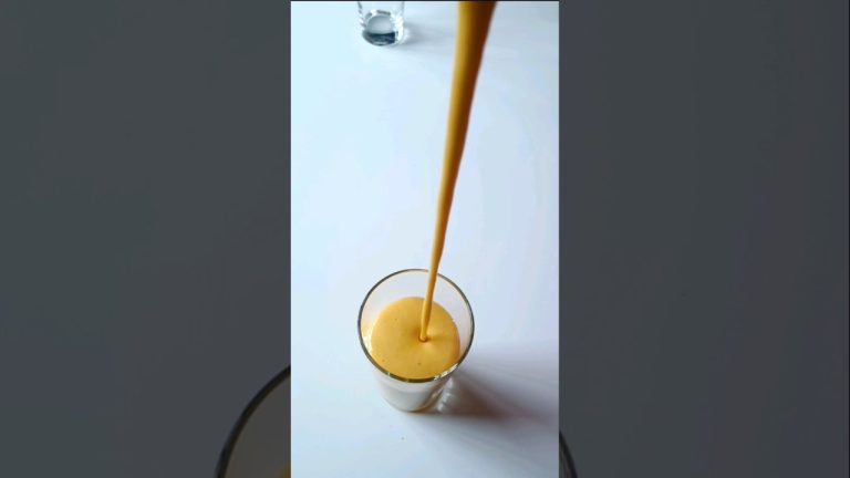 Quick & Healthy Mango Smoothie Recipe | Perfect for Breakfast