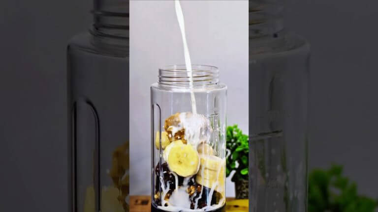 easy protein shake 😯😮#proteinshake #shorts