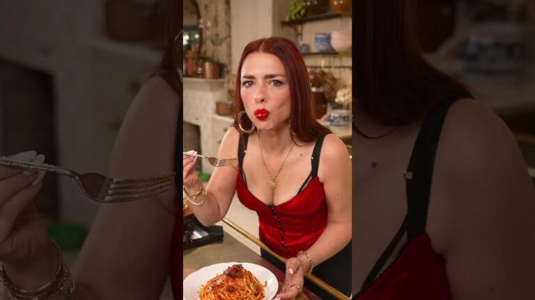 The ANGRY Amatriciana🌶 #cooking #recipe #italiancuisine #italianfood #thepastaqueen