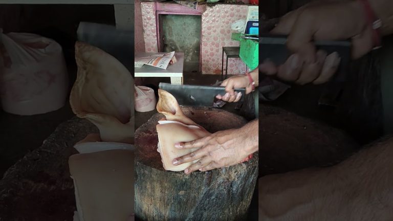 suar ka sar pork head pig head cutting #viralvideo #shortvideo