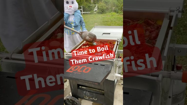 April, Crawfish &Easter #louisiana #crawfish #easter #seafoodboil #shorts #short #recipe #louisiana