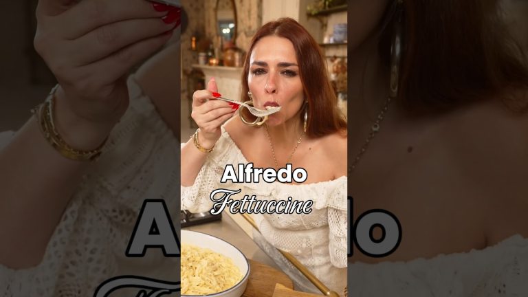 The ICONIC Fettuccine Alfredo #cooking #pasta #italianfood #food #thepastaqueen