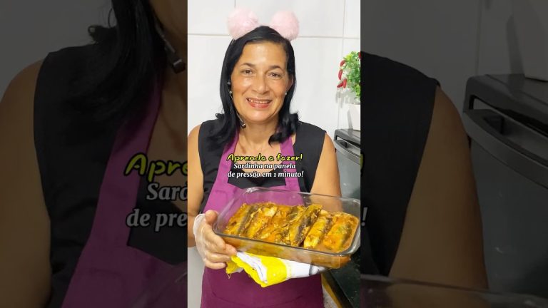 Sardinha na panela de pressão! #receitas #receitasfaceis #shortsvideo #sardinha #viralshorts  #fyp