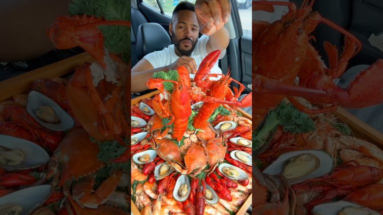 Trying MASSIVE Seafood Boil.. #shorts #seafoodboil