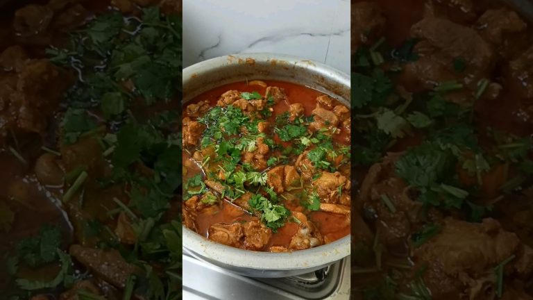 Perfect chicken curry for Chapathi or Rice and Chilli garelu #chickengravy #chickencurry