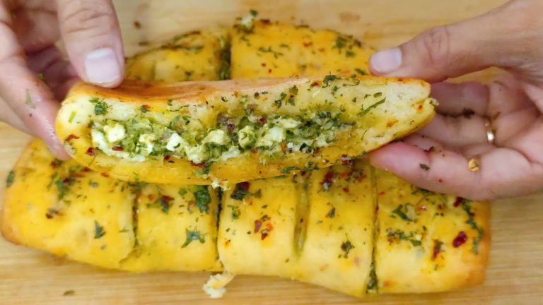 No Yeast , No Oven Mouth Watering Thecha Paneer Bread Recipe – ठेचा पनीर ब्रेड रेसिपी