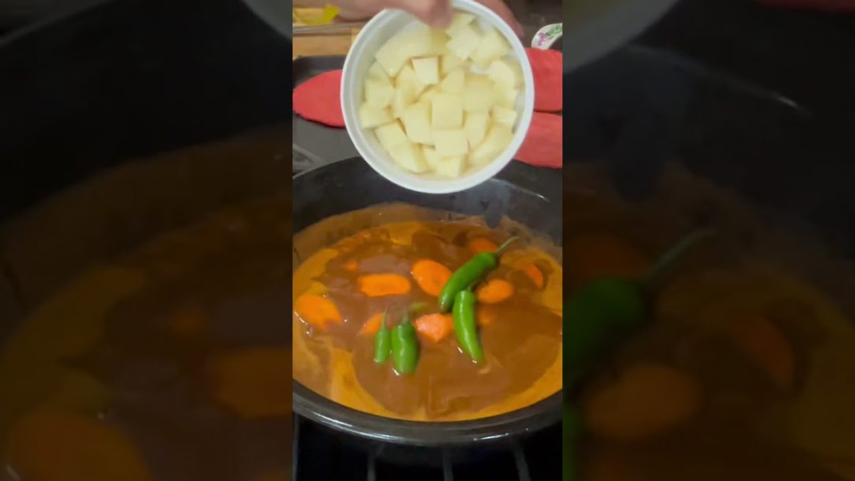Caldo de pescado y camarón a la Mexicana