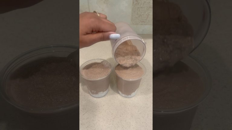 Chocolate smoothie 28 grams of protein #foryouシ #chocolateshake