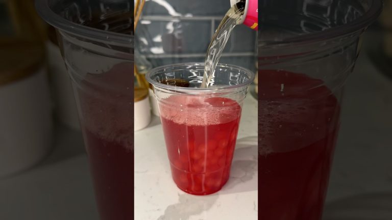 strawberry popping boba recipe 🍓🫧#shorts #recipe #boba #bobatea #easydessert #dessert