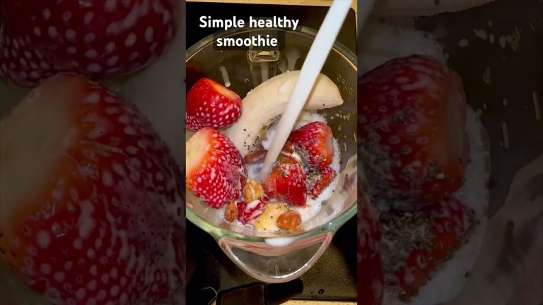 I Tried the World's Easiest Healthy Smoothie Recipe #smoothie #shorts #healthy
