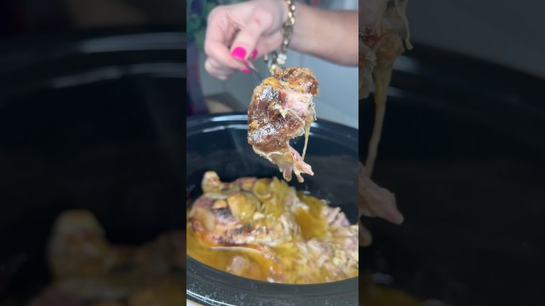 This is the best way to make a Boston butt roast in the crockpot! 🐖 #crockpotrecipes #porkrecipe