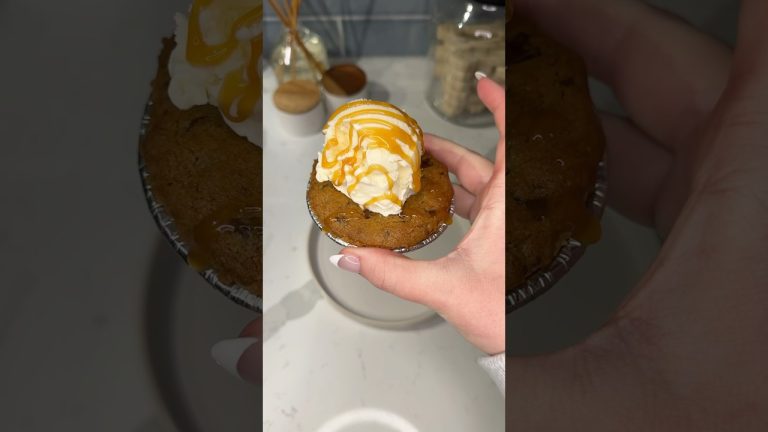 air fryer mini pizookie recipe 🍪 🥧 #shorts #easydessert #dessert #cookie #easyrecipe #viralrecipe