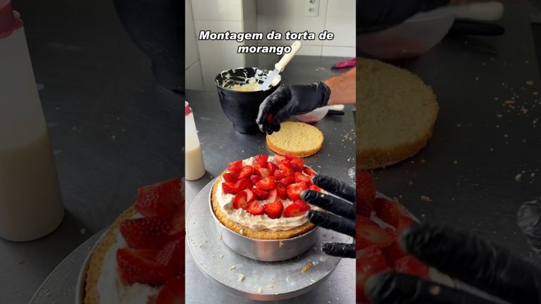 TORTA DE MORANGO #torta #cake #bolo #confeitaria #dessert #shortscooking #shorts