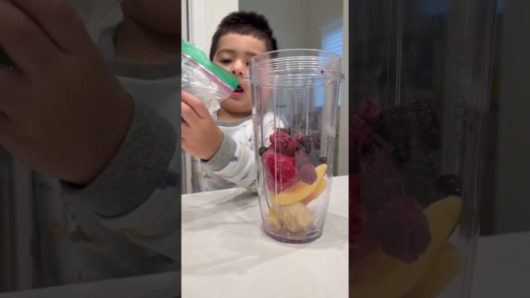 Toddler Friendly Smoothie #smoothierecipes #toddlershorts #shorts #breakfastideas