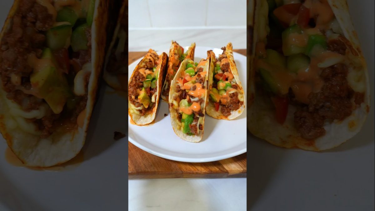 Beef taco with avocado and onion🥩🌮🥑 #food #recipe #cooking #asmr #4k #hd #avocado #tacos #beef #like