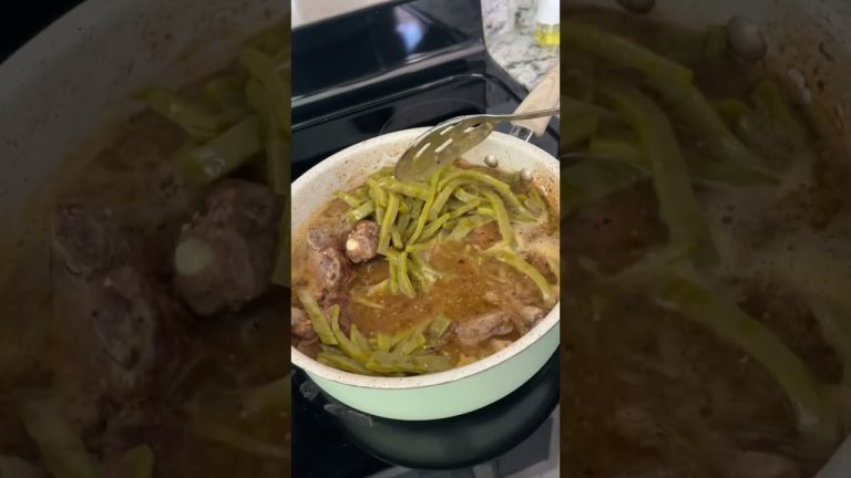 Costillas de puerco con nopales 😋 #recetas