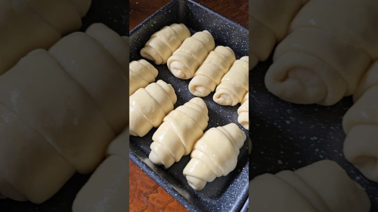 crescent rolls #bread #breadlover #breadrecipe #shorts #short #breadrolls