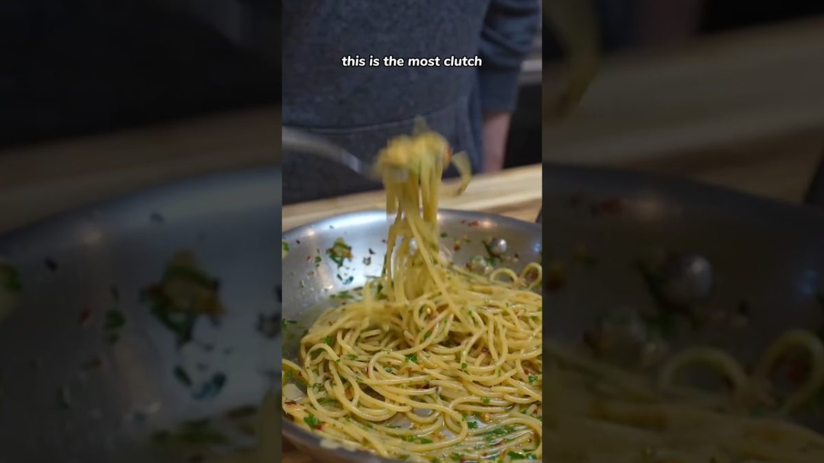 Trying the MOST clutch LATE NIGHT food 🥵💯 from @Thomas_G #food #shorts #pasta #easyrecipe