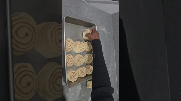 row of Cinnamon Rolls #breadlover #breadrecipe #breadmaking #bread  #breadbaking #cinnamoroll