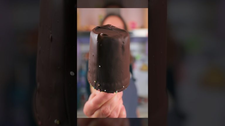 Easy Homemade Chocolate Coated Strawberry Popsicles Recipe 🍓🍫