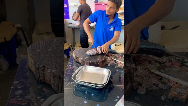 Big ￼Surmai #fishcutting #viralvideo #seafood #food #shortvideo #ytshorts #seafoodrecipes