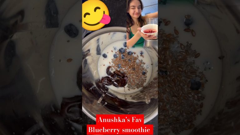 Anushka's Favorite Healthy Blueberry Smoothie Recipe | Quick & Nutritious #smoothie #shorts