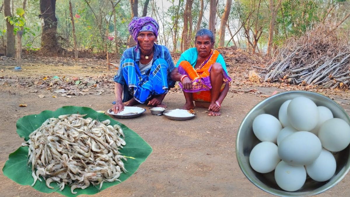 80 years old grandma cooking SHRIMP FISH with EGG CURRY and eating || how to cook SHRIMP FISH curry