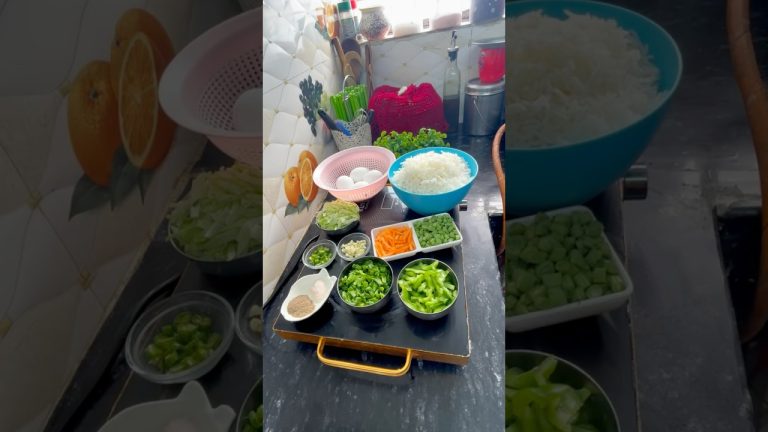 Chicken 🍗 fried rice 🍚 #food #recipe #cooking #easyrecipe #ytshort #foodforfoodies #friedrice