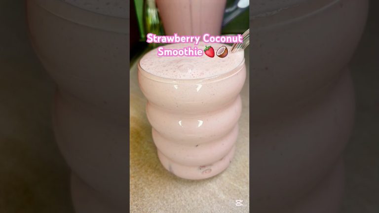 Strawberry Coconut Smoothie 🍓🥥|Delicious Combo| CocoBerry  #smoothierecipes #smoothietime
