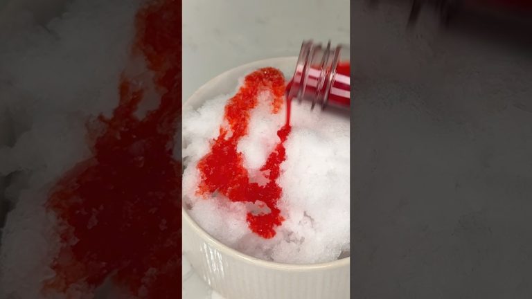 how to make strawberry shaved ice at home 🍓🧊 #easydessert #strawberry #viralrecipe #easyrecipe