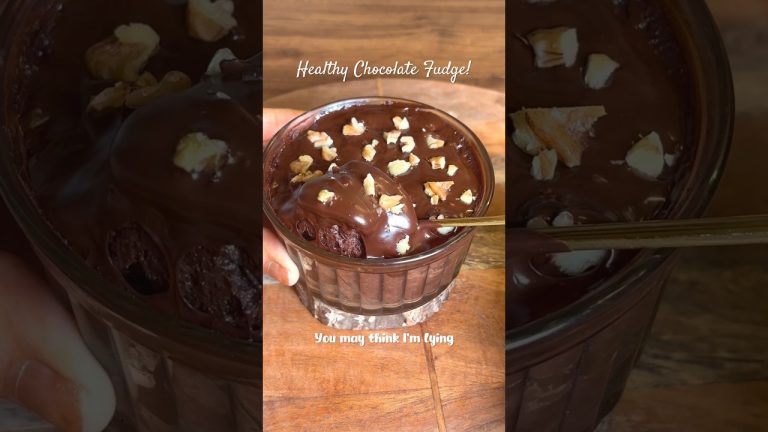 Guilt free chocolate fudge! 4 ing only. Recipe in comments. #recipes #dessert #healthyrecipes