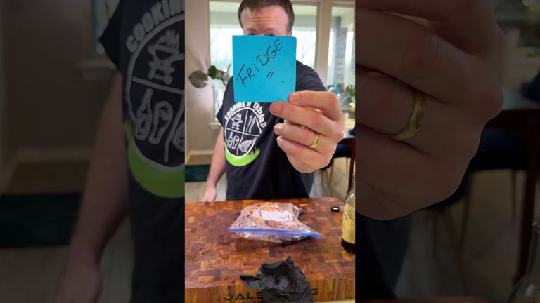 Smoked Bacon Jerky!  Recipe on cookingintheyard.com 👍 #bacon #smoker #easyrecipe