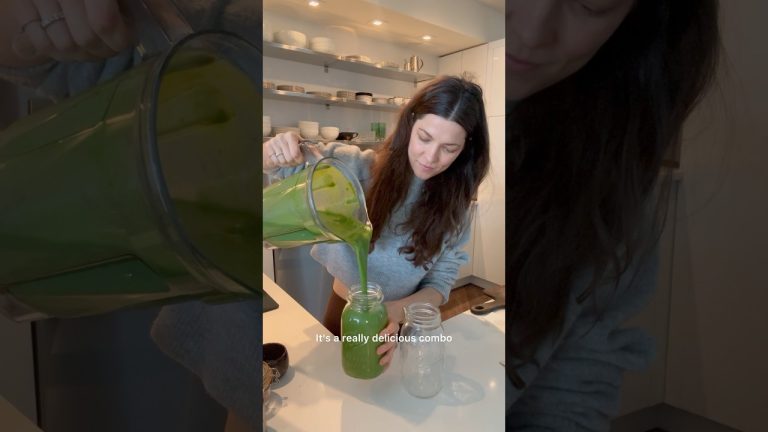 My green smoothie “recipe” that I have more days than not. #healthylifestyle #health #wellness