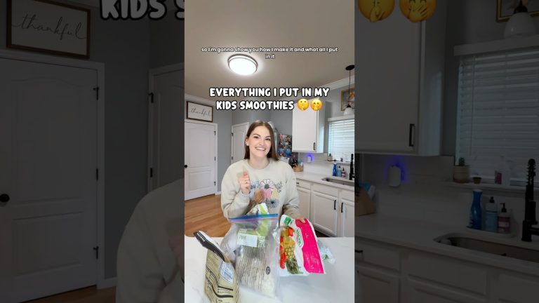 So good! #smoothie #smoothierecipes #kidssnacks #popsicle #mom #momlife #proteinsmoothies #snacks