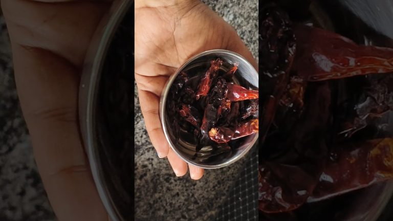 కారంపొడి లేకుండా, ఎండుమిర్చి నానబెట్టి వేసిన చికెన్ వేపుడు #chickenrecipes #shorts