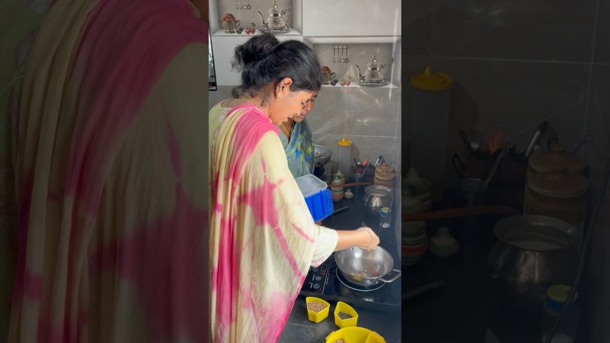 Sunday spl 4 kg chicken kulampu and gravy 🐥 #shorts #diml #minivlog #cooking #chicken #recipe