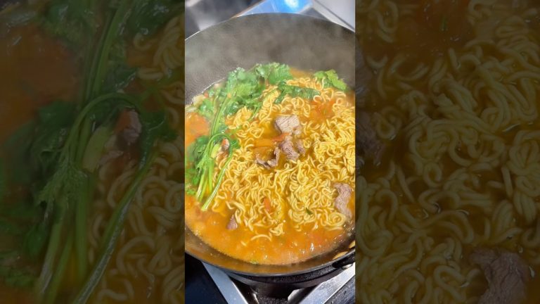 Beef Ramen 🍜 #beef #ramennoodles #instantnoodles #cooking