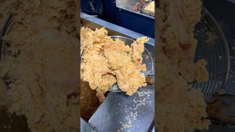 Kfc Style Chicken Hack| KFC Style Chicken Recipe| Zinger Chicken Making #streetfood #zinger