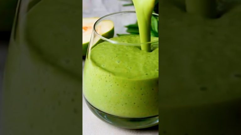 Go green this #StPatricksDay! ☘️ Enjoy this Healthy Shamrock Green #Smoothie recipe #shorts