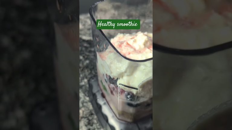 how to make healthy smoothie #smoothie #viralvideo #foryoupage #shorts #kitchen #drinksmart #food