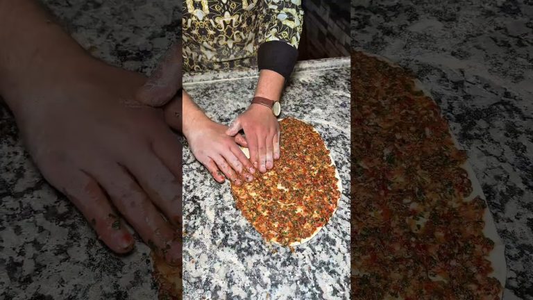 ANTEPLİ LİGİNT LAHMACUNCU #food #kuzukaburga #foodie #ekmekarası #fish #kebap #chef #delicious #bbq