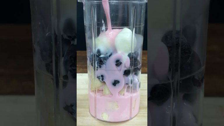 Blueberry with Strawberry Milkshake #asmr #shorts #milkshake #strawberry  #recipe #banana #shake