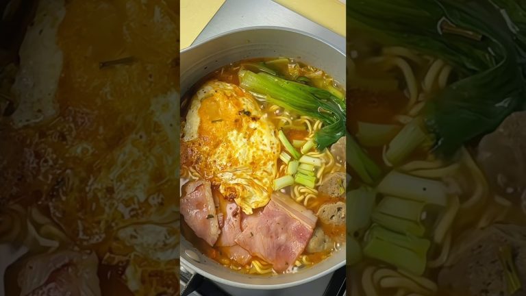 Bacon Meatball Ramen 🍜 #bacon #meatball #ramennoodles #instantnoodles #cooking