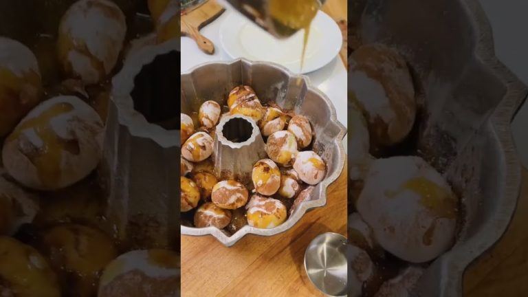 This monkey bread is the recipe to make for Christmas morning! #shorts