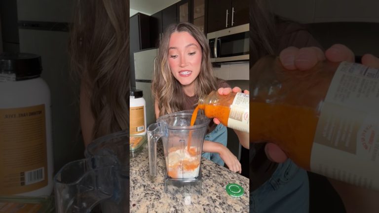 CARROT CAKE PROTEIN SHAKE #protein #recipe #proteinshake #smoothie #healthyeating #healthyrecipes